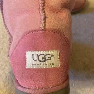 pink uggs